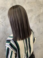 O&nbsp;ハイライト艶髪ナチュラル立体感大人可愛いぷつっとカット