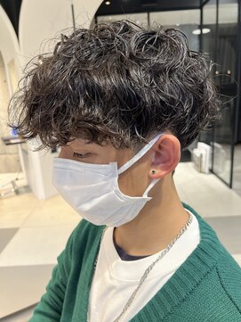 イワイナゴヤ(i i -IWAI NAGOYA-) 波巻きパーマ