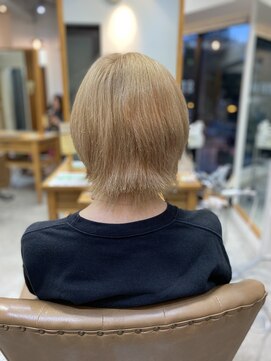 フツーロ 栄(FUTURO) ダブルカラー　ハイトーンベージュ　ミルクティー