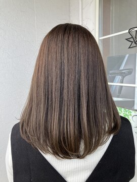 フリー(Free) 大人可愛い艶髪さらさらミディ×超音波トリートメント