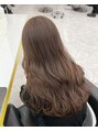 エルモナ(Elmona)&nbsp;赤味を抑え透明感溢れた柔らかい大人可愛いくすみベージュ