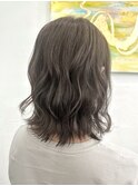 白髪ぼかしハイライト/グレイヘア/パツっとミディ/似合わせ