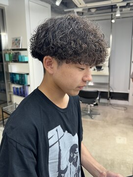 レタッチ バイ フィフス 天神大名(RETOUCH by fifth) プードルパーマハードスパイラルパーママッシュメンズパーマ束感