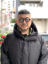 イナフ(ENUFF)&nbsp;清潔感×無骨さの融合。50代 大人のクロップスタイル