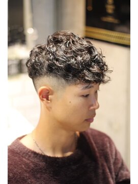 キングスマントーキョー 立川北口店(KINGSMAN TOKYO) アップバング / ツーブロック / スキンフェード 【立川】