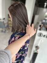 エルピス 中央林間店(elpis)&nbsp;大人の白髪ぼかしハイライトロング