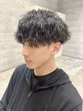 アミ(Ammi) ◆メンズヘア/マッシュ/センターパート/ウルフ/ツーブロック