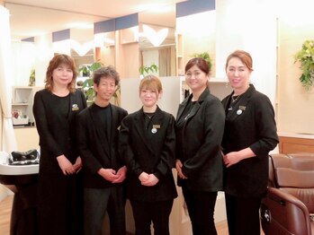 ニュー東京エクセレントヘアーの写真/創業70年以上の歴史と匠の技。温もりと確かな技術で、世代を超えて愛されるトータルビューティサロン。