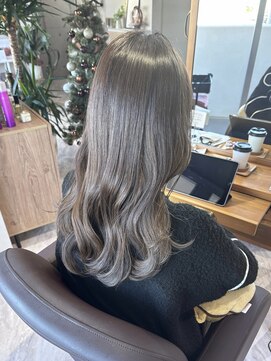 透け感グレージュ