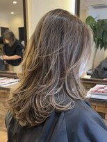 ゼウス(Zeus.)&nbsp;海外ヘアーハッシュカットレイヤーカット