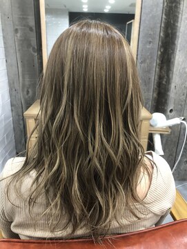 イズ 札幌店(is) ハイライトグラデーション☆セミロング