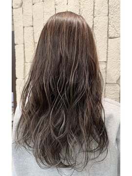 シャンプーボーイ 細めたっぷりハイライトカラー