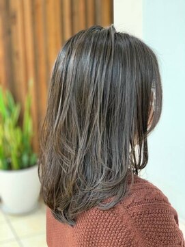 クオリス 上福岡店(QUALIS) ロング/レイヤーカット/アッシュブラウン/30代40代50代/前上がり
