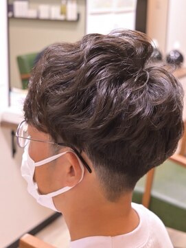 リア(Ri-ah) ニュアンスパーマ×刈り上げマッシュ