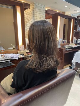 ノイ(neu) 白髪ぼかしハイライト　【静岡/静岡駅】