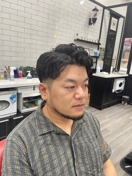 バーバーリング メソッド(BARBERING METHOD) 外国人風刈り上げパーマ