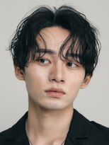 レタッチ バイ フィフス 天神大名(RETOUCH by fifth)&nbsp;ニュアンスパーマセンターパート毛流れパーマメンズヘア波巻き