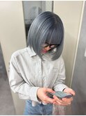 ブルージュ前下がりボブ切りっぱなしボブシルバーアッシュ