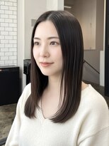 ミュージアム(MUSEUM)&nbsp;艶髪まとまるストレートスタイル