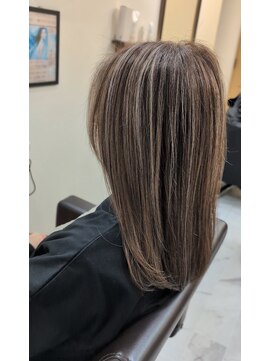 エメ(aimer) 白髪ぼかしハイライト◎