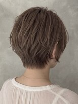 キリ 逗子(kiri)&nbsp;逗子葉山イルミナカラー耳かけショートボブオリーブベージュM214