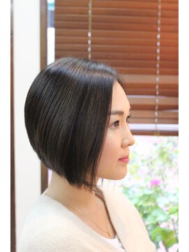 エフロード(f road) 自然に乾かすだけ!前下がりボブ。透明感【f road菊名】