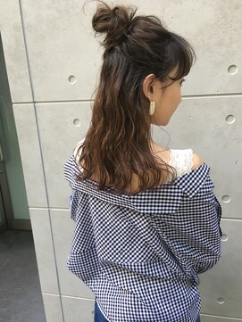 リタ(Lita) ゆるアレンジ☆ハーフアップお団子