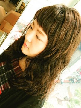 トレパルッキエーレ(tre parrucchiere) ［-tre-］オン眉×パーマ