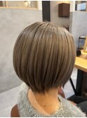 ミルクティーベージュ