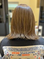 アトリエコア(Atelier Coa)&nbsp;顔周りレイヤーカットくびれヘアミルクティーベージュカラー