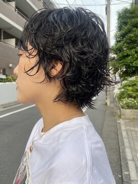 ロッソ 西荻窪(ROSSO) ショートウルフと強めカールなパーマスタイル。
