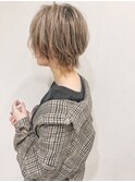 ショートカット　ウルフ　ベージュカラー