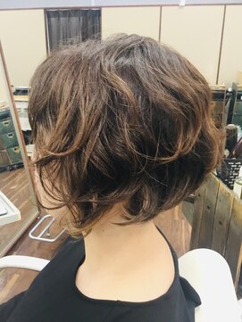 ヘアメイク ポルテ(HAIR MAKE PORTE) パーマ風前下がりレイヤーショートボブ