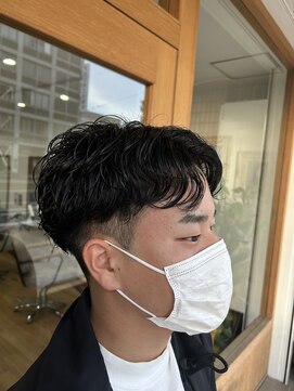 ラブハーツアンドビー マツヤマ(luve heart's And Be matsuyama) 韓国マッシュセンターパートカルマパーマニュアンスパーマウルフ