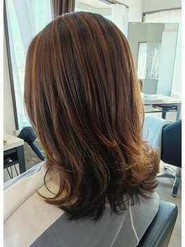 コアフィールフィス(COIFFURE fils) ハイライト ミディアムスタイル 髪質改善トリートメント