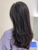 エン(en.)&nbsp;レイヤーカットと合わせる細めハイライト