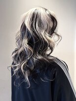 ブロック ジャポン(bloc japon)&nbsp;ホワイト/ブラック デザインカラー　レイヤーカット/AIRI KONO