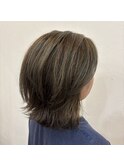 くびれボブに明るめオリーブ