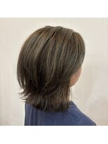 ミニィバイミラーズ(Miniy by Miroirs) くびれボブに明るめオリーブ