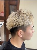 香川ツイストパーマブロンドカラーメンズショート高松