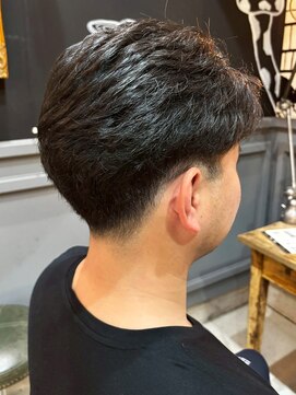 アットザコーナー(at the corner) ビジネスカット ツーブロック メンズショート 20代 髪質改善