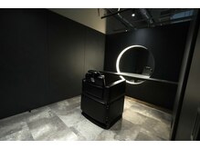 【VIP個室】ブラック基調のラグジュアリー空間