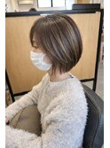 大人グレージュの丸みショートボブ