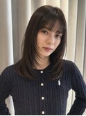 セミロングレイヤーハッシュカット顔周りカットブラウンカラー