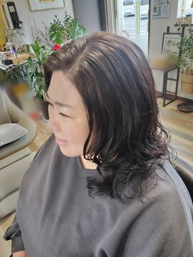 ひみつきち 弱酸性パーマで毛先までクルン♪はずむスチーム温パーマ