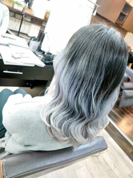 サロンドリアン(Salon de Lien) ~Lien渡邊~シルバーグラデーション