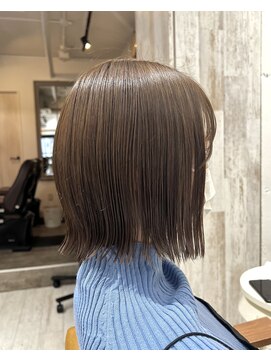リビュー(re view) 《re view MIRU》外ハネ×アッシュベージュカラー