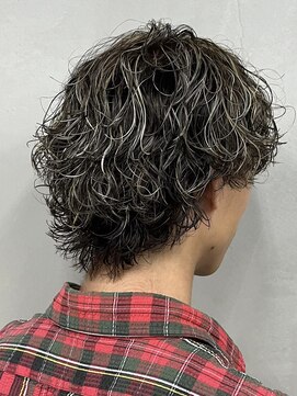 ラヴィズムバイフィフス(LUVISM by fifth) 万代マッシュウルフ波巻きパーマツイストスパイラルパーマ