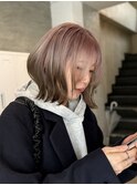 顔まわりレイヤーとピンクとベージュのグラデーションカラー