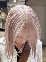 ベレーザ 渋谷神南(Beleza)&nbsp;14190ブリーチ＆ダブルカラーシルバーアッシュ耳かけショート